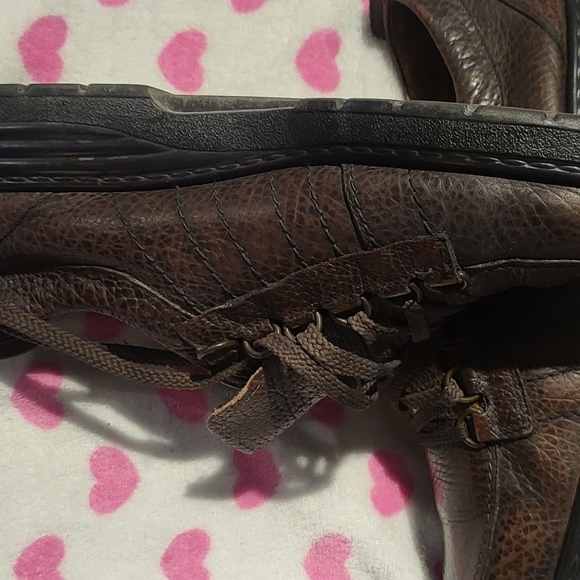 Shoe - Picture 8 of 14